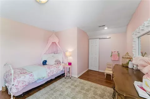 Bedroom - 5780 Apache Dr, Shawnee, KS 66226 photo 4 of 7