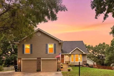 1707 Remington Ct, Leavenworth, KS 66048