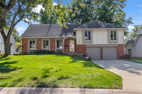 10909 W 102nd St, Overland Park, KS 66214