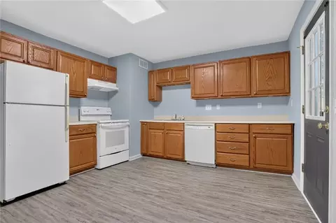 Kitchen - 6202 E 147th Ter, Grandview, MO 64030 photo 1 of 1