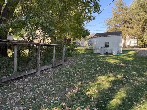 Exterior - 1114 W W 3rd St, Cameron, MO 64429 photo 2 of 4