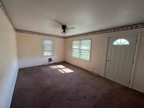 Living - 1114 W W 3rd St, Cameron, MO 64429 photo 2 of 2