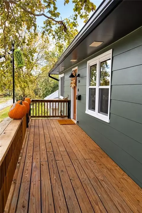 Exterior - 116 S Elm St, Stanberry, MO 64489 photo 3 of 4