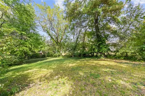 2912 NE 37th St, Kansas City, MO 64117