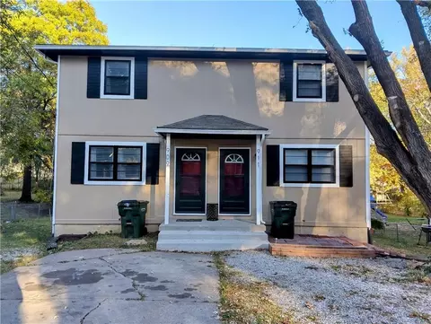 909911 Madison St, Leavenworth, KS 66048