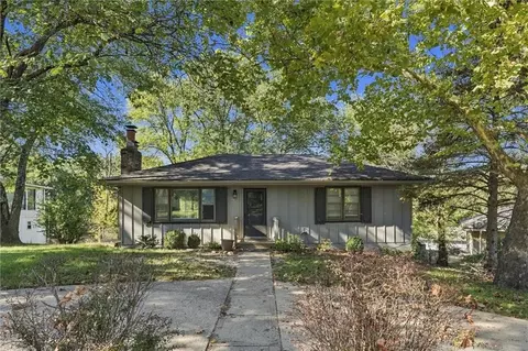 2206 Wilson Ave, Leavenworth, KS 66048