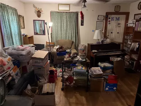 Living - 1301 E Mechanic Ave, Independence, MO 64050 photo 1 of 1