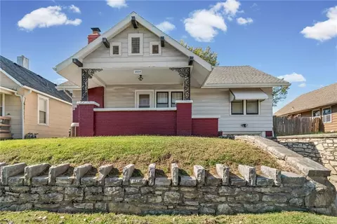 2034 Van Brunt Blvd, Kansas City, MO 64127