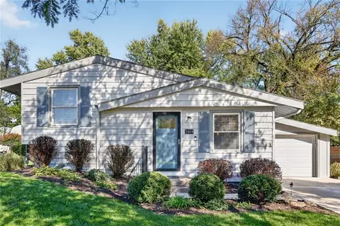 5404 NE 43rd St, Kansas City, MO 64117
