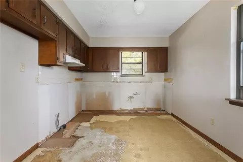 Kitchen - 17409 E 17411 E 41st Ter, Independence, MO 64055 photo 1 of 1