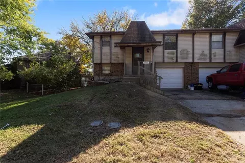 Exterior - 17409 E 17411 E 41st Ter, Independence, MO 64055 photo 1 of 7