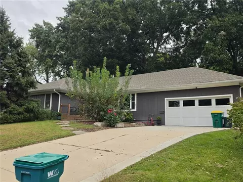 6027 Robinson St, Overland Park, KS 66202