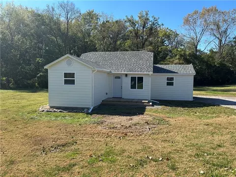 8750 N Amity Ave, Kansas City, MO 64153