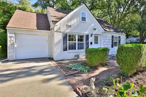 7721 Lowell St, Overland Park, KS 66204
