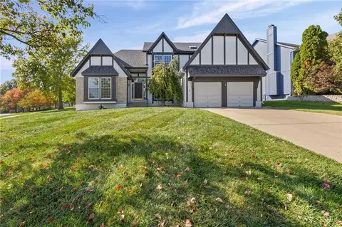 16475 W 132nd Cir, Olathe, KS 66062