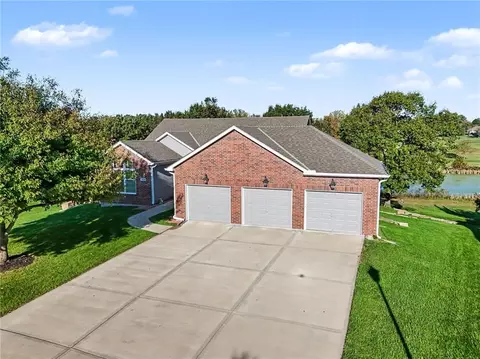 12554 Prestwick Ln, Kansas City, KS 66109