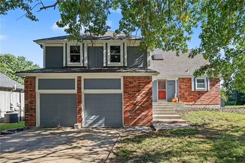 2204 S Apache St, Olathe, KS 66062