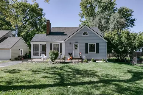 4728 Catalina St, Roeland Park, KS 66205
