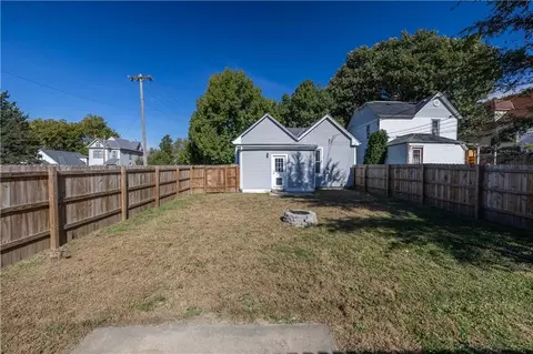 Exterior - 2702 Patee St, Saint Joseph, MO 64507 photo 5 of 8