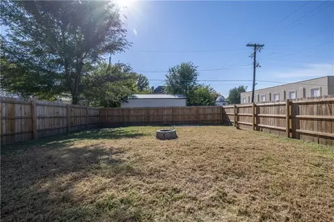 Exterior - 2702 Patee St, Saint Joseph, MO 64507 photo 7 of 8