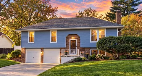 7309 NW 78th St, Kansas City, MO 64152