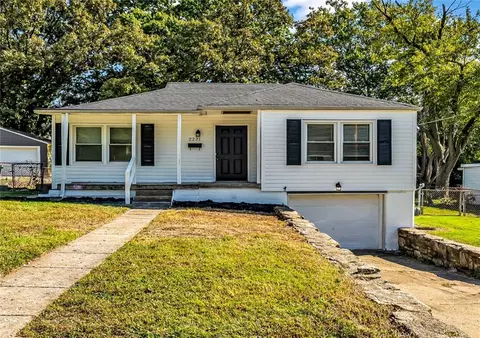 2221 N 36th St, Kansas City, KS 66104