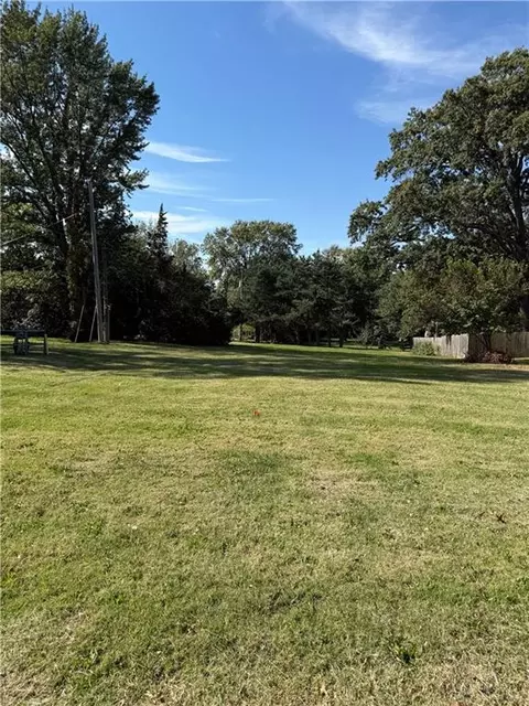 10644 Holmes Rd, Kansas City, MO 64131