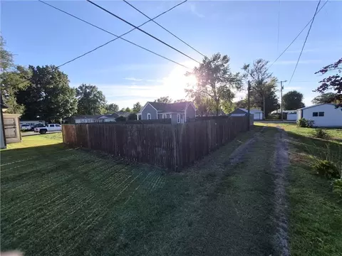 Exterior - 401 E 3rd St, Norborne, MO 64668 photo 6 of 7