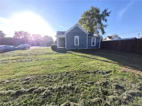 Exterior - 401 E 3rd St, Norborne, MO 64668 photo 3 of 7