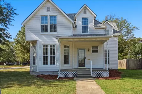 321 S 25th St, Parsons, KS 67357