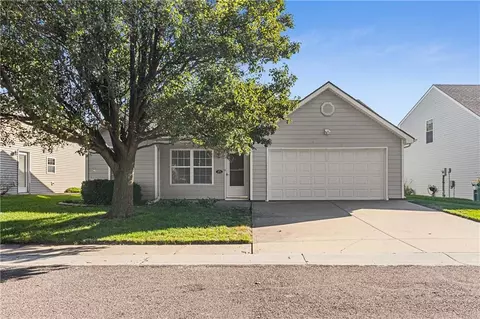 371 N Sumac St, Gardner, KS 66030