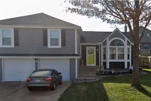 211 NW 113th Ter, Kansas City, MO 64155