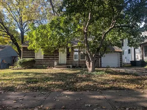 4803 W 71st Ter, Prairie Village, KS 66208