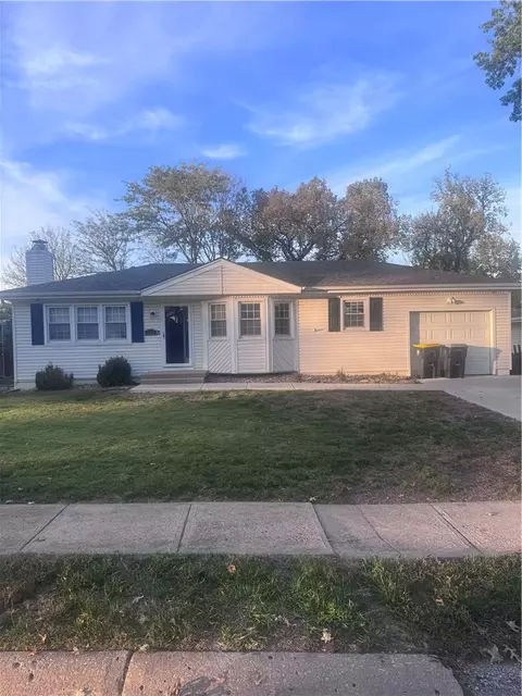 126 E 132nd Ter, Kansas City, MO 64145