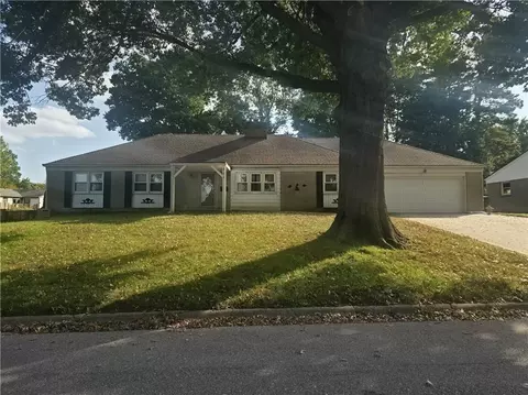 601 W 96th St, Kansas City, MO 64114