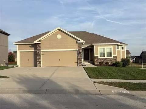 11027 N Crystal Ave, Kansas City, MO 64156