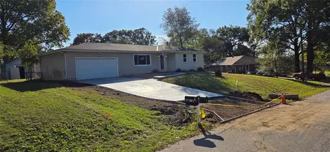 417 S 76th Ter, Kansas City, KS 66111