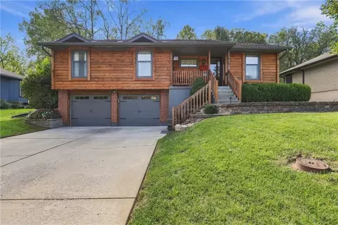 1212 SW Eastman St, Blue Springs, MO 64015
