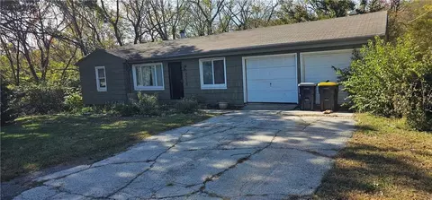 7218 James A Reed Rd, Raytown, MO 64133
