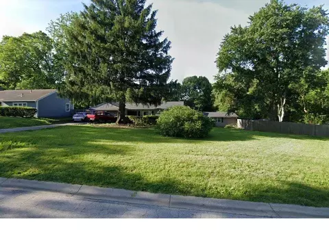 5401 W 77th St, Prairie Village, KS 66208