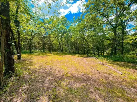 33 W 37 W Sugar Lake Cv, Mound City, KS 66056