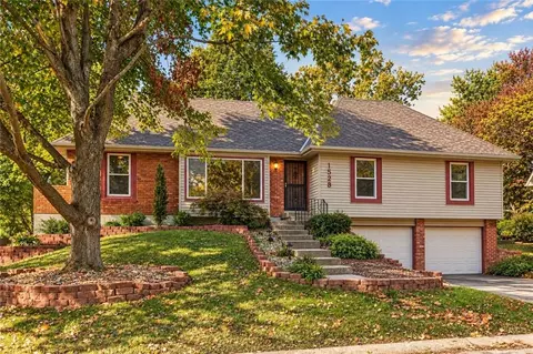 1528 NE 99th St, Kansas City, MO 64155