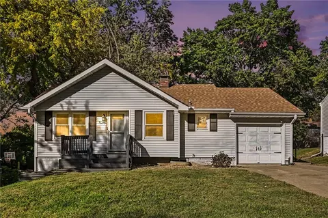 526 NE 43rd St, Kansas City, MO 64116