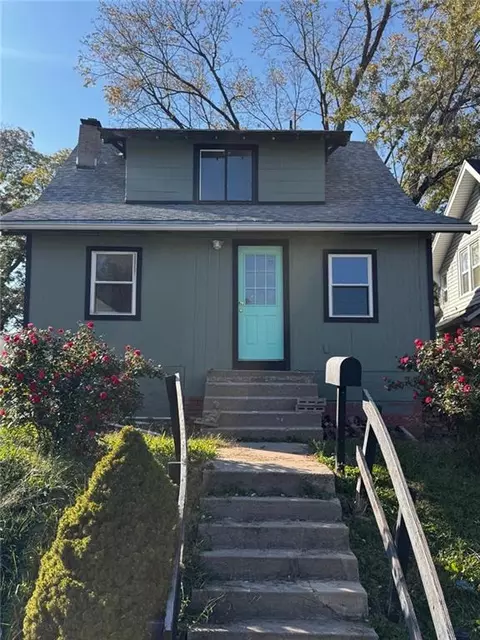 4924 Agnes Ave, Kansas City, MO 64130