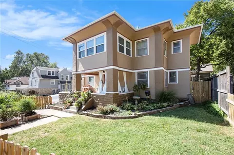 4346 Campbell St, Kansas City, MO 64110