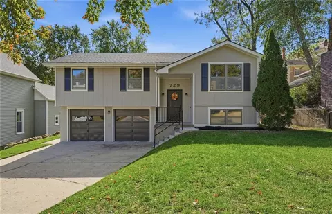 729 Oak St, Leavenworth, KS 66048