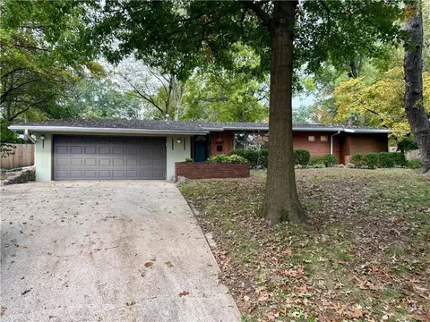123 W 96th St, Kansas City, MO 64114