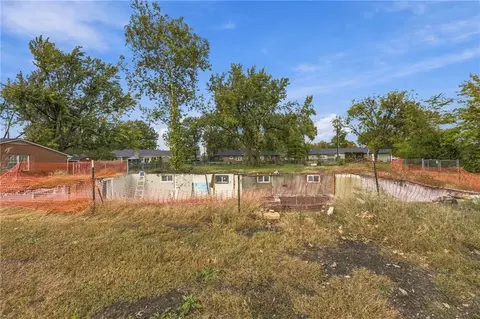 829 17th Ter, Ottawa, KS 66067 photo 4