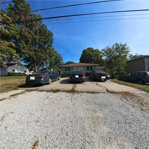 905 Madison St, Leavenworth, KS 66048