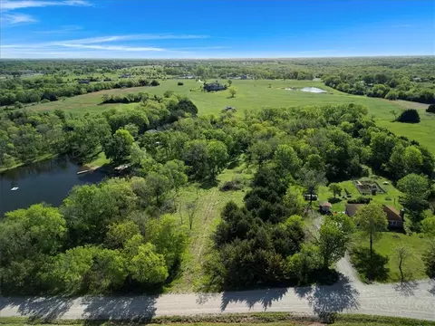 12975 S Frontier Rd, Olathe, KS 66061